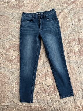 American Eagle Outfitters Women’s Dark Wash Super Stretch Jean